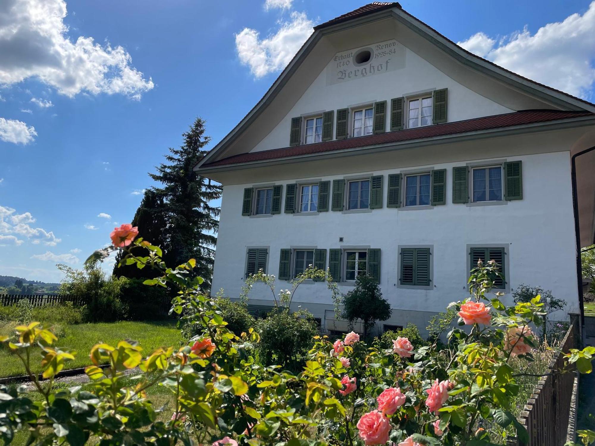 Berghof Erlebnis Ag Bed & Breakfast Pfaffnau Exterior photo